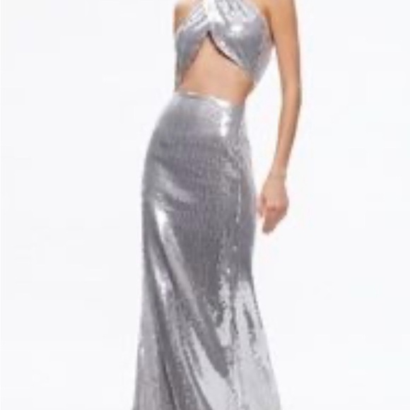 Alice & Olivia Halter neck silver sequin gown - Picture 3 of 5